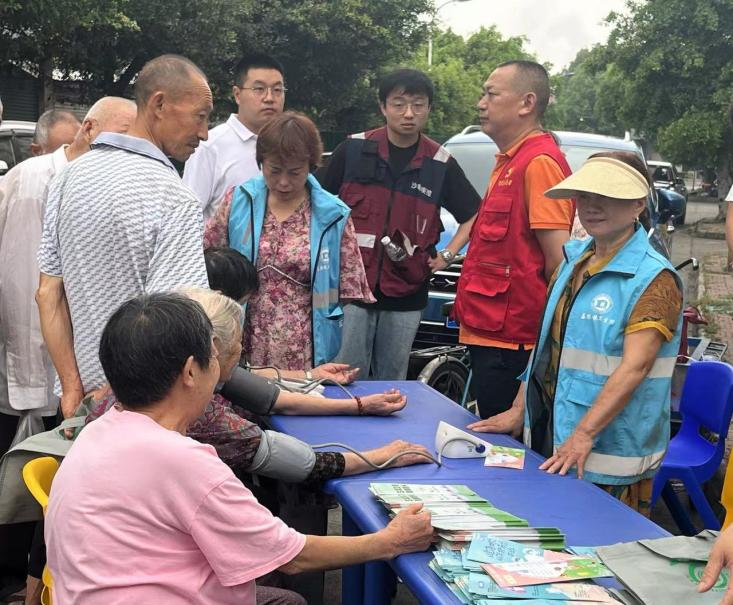 Pg电子平台：食要三减体要三健——乐山市开展2024年全民健康生活方式宣传月活动